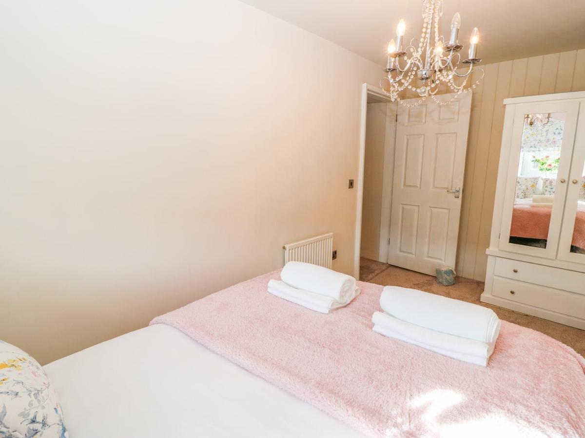 הולמפירת' Riverview Cottage מראה חיצוני תמונה